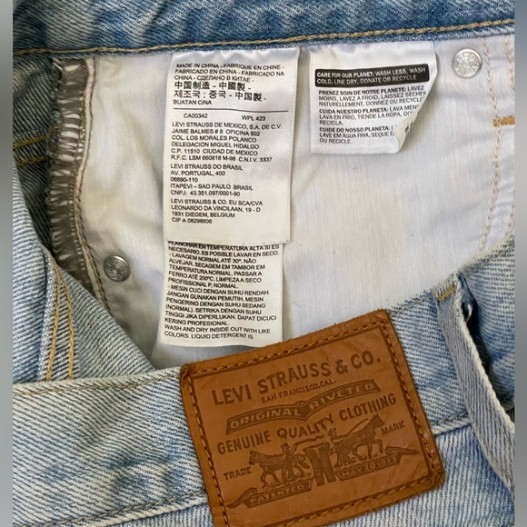 LEVI'S TAPERED HIGH WAISTED MOM JEANS - Picture 9 of 10